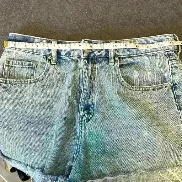 PacSun Mom Short Acid Wash Distressed 90s Cuffed Hem Jean Short Women’s Size 29. - Picture 5 of 12